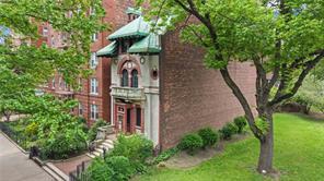 356 Clinton Avenue - Single-Family House